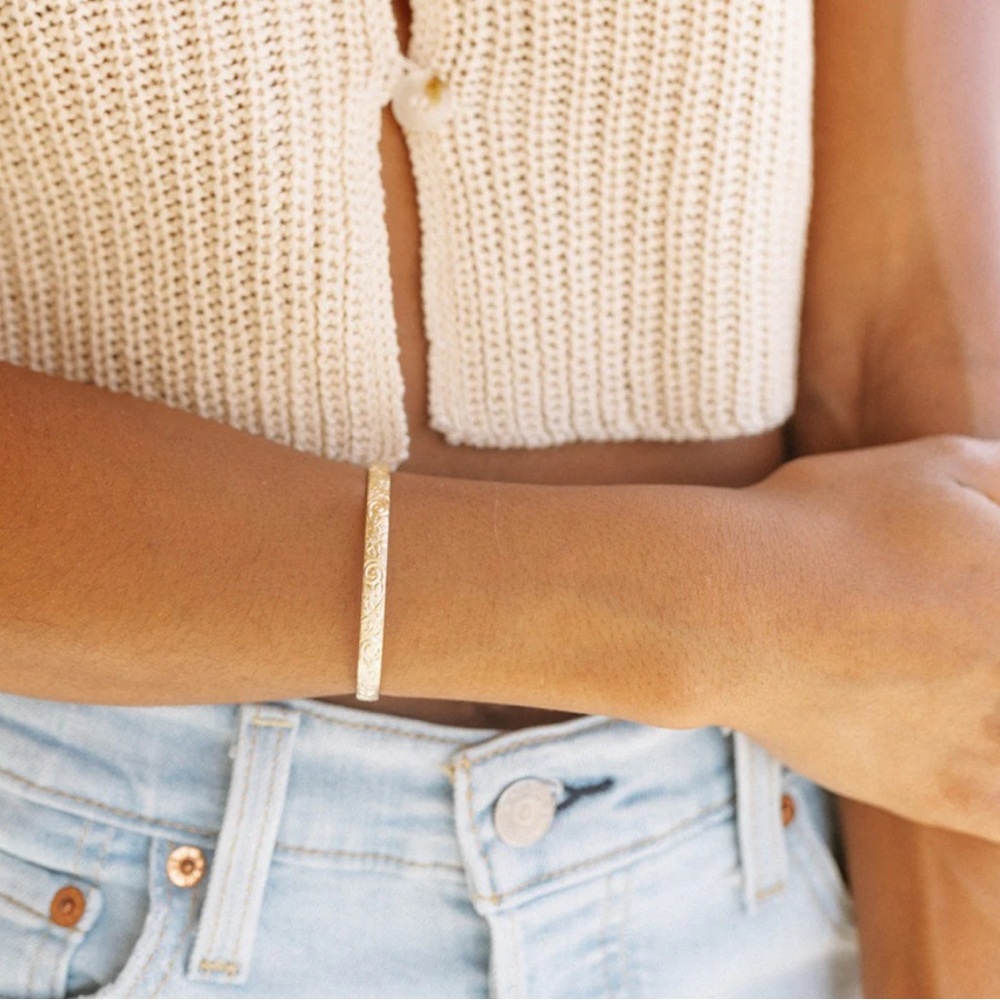 Elegant Gold Bracelet